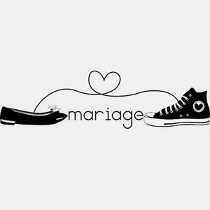 Puffer- und ineinander verschlungene Schuhe