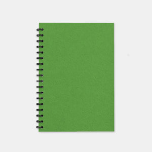 Recyceltes lindgrünes Notizbuch mit 148 x 210 linierten Seiten